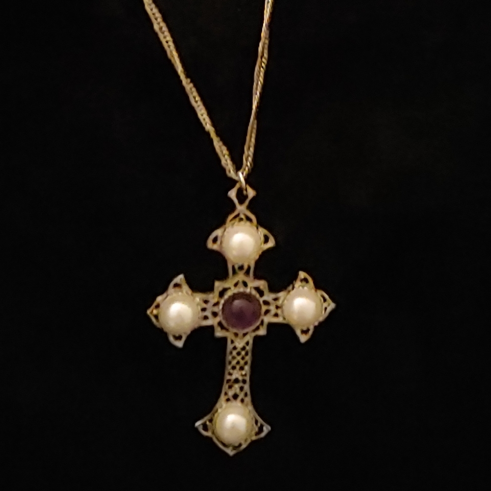 VTG. Sarah Coventry "Crusader Cross" Necklace
